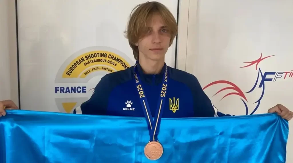 Владислав Медушевський здобуває медалі на юніорському чемпіонаті Європи з кульової стрільби