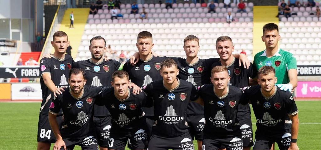 «Фенікс-Маріуполь» перемагає на стадіоні СКІФ імені Івана Боберського