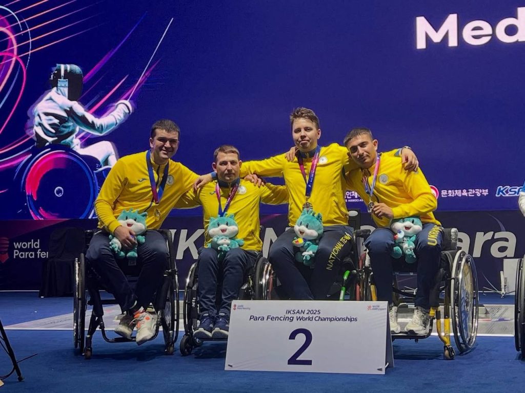 Андрій Демчук – срібний призер у командних змаганнях шаблістів на чемпіонаті світу з парафехтування