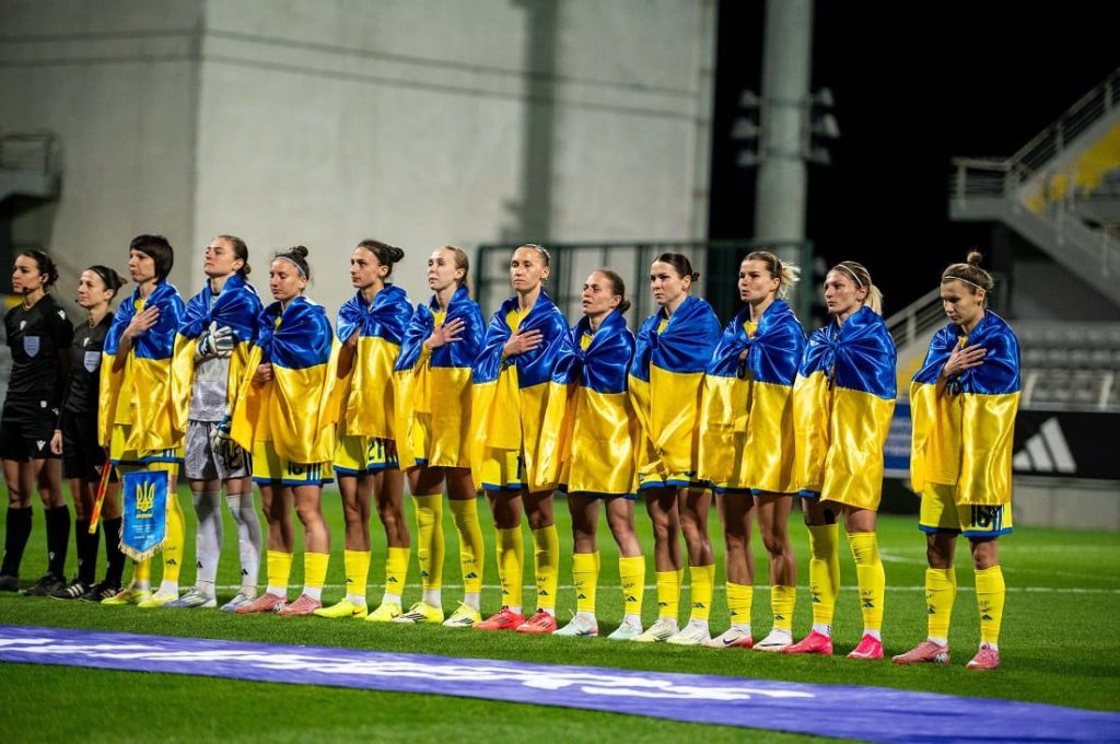 Жіноча збірна України з футболу зіграла два матчі проти Англії та Іспанії